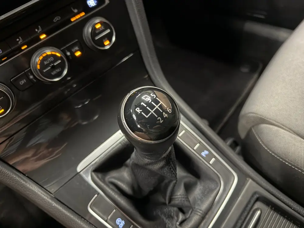 Volkswagen Golf 1.0 TSI Comfortline Business * Dealer onderh uit 2019, foto 19