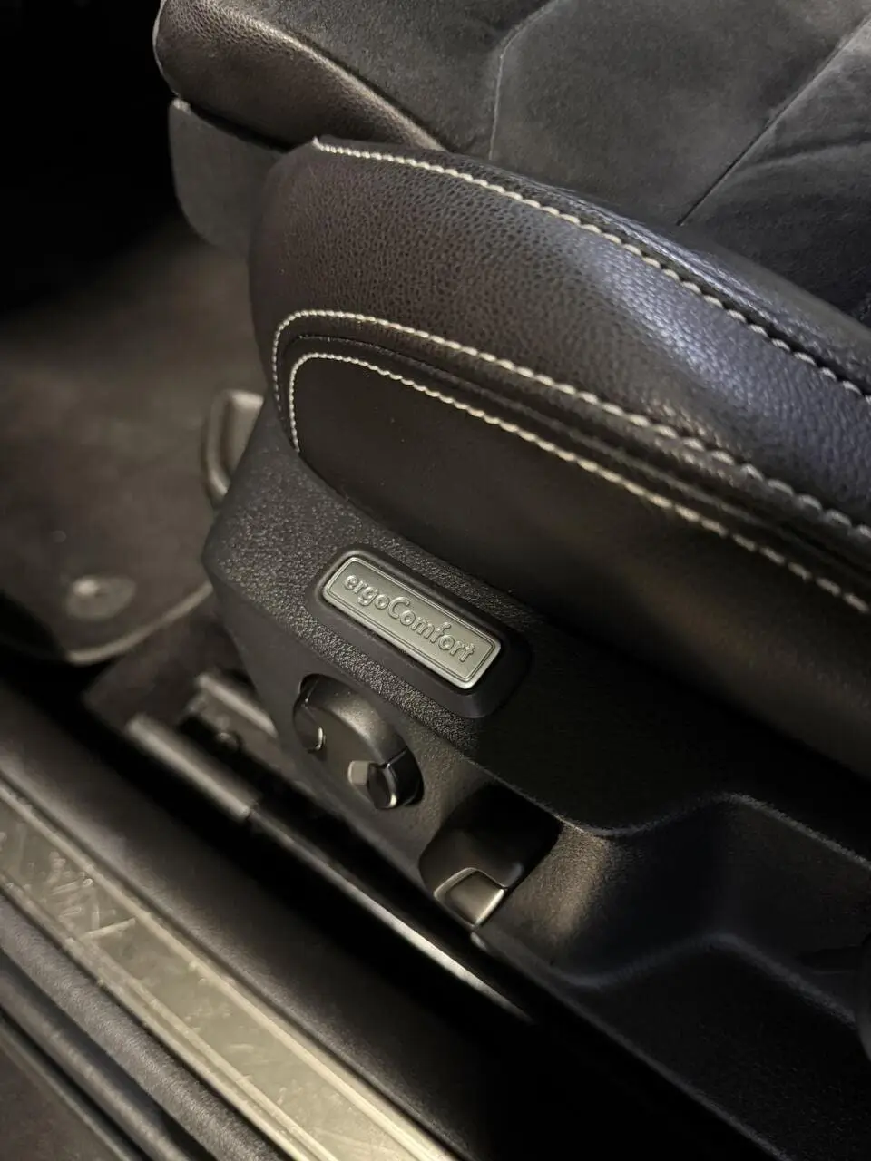 Volkswagen Passat Variant Passat 1.6 TDI R-line Pano Virtual Trekhaak NAP uit 2020, foto 15