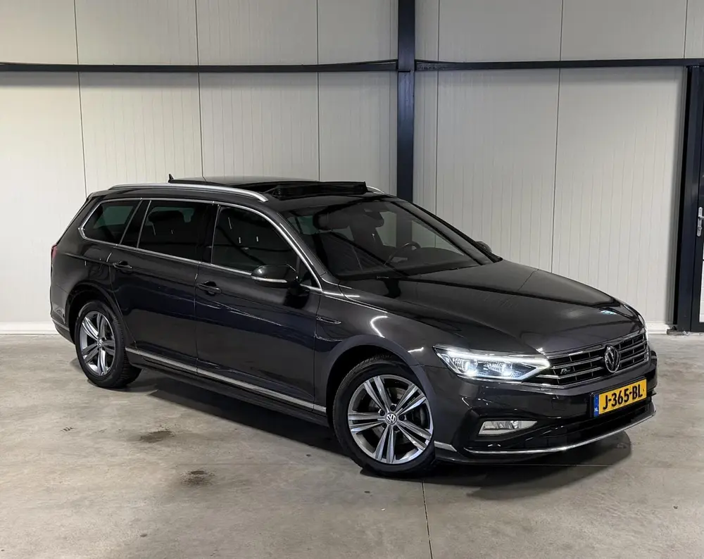 Volkswagen Passat Variant Passat 1.6 TDI R-line Pano Virtual Trekhaak NAP uit 2020, foto 5