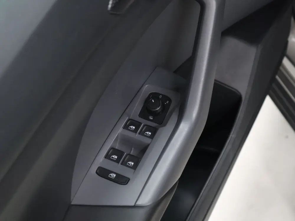 Volkswagen T-Cross 1.0 TSI Life [ADAPTIVE CRUISE, APPLE CARP uit 2021, foto 11