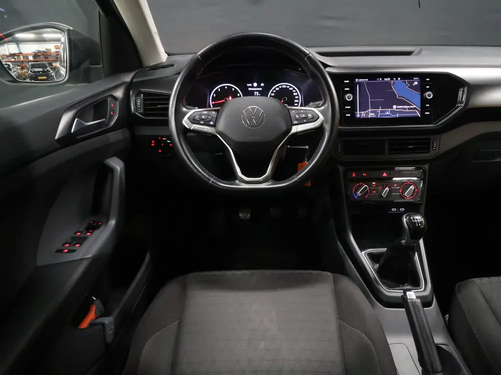 Volkswagen T-Cross 1.0 TSI Life [ADAPTIVE CRUISE, APPLE CARP uit 2021, foto 9