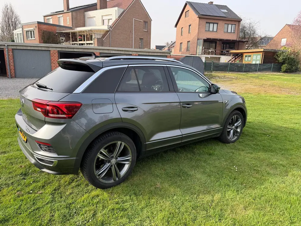 Volkswagen T-Roc 1.5 TSI 150pk 7-DSG 2020 Grijs uit 2019, foto 3