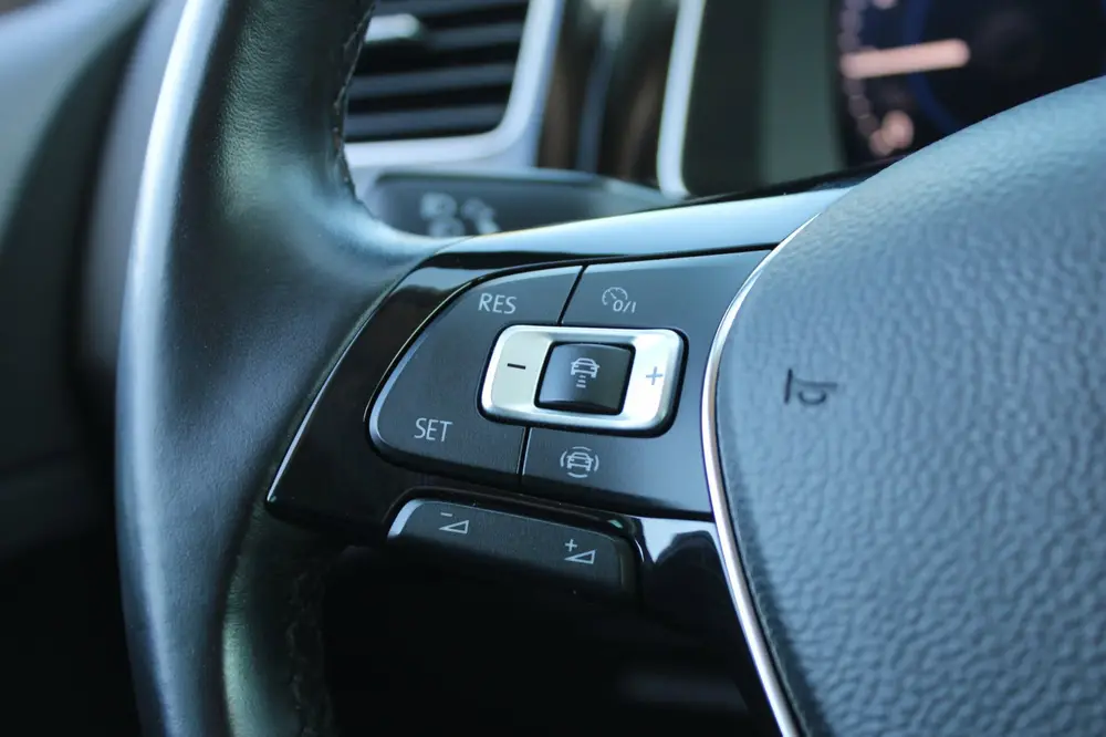 Volkswagen Golf 1.0 TSI Highline AdaptiveCruise VirtualCockp uit 2019, foto 11