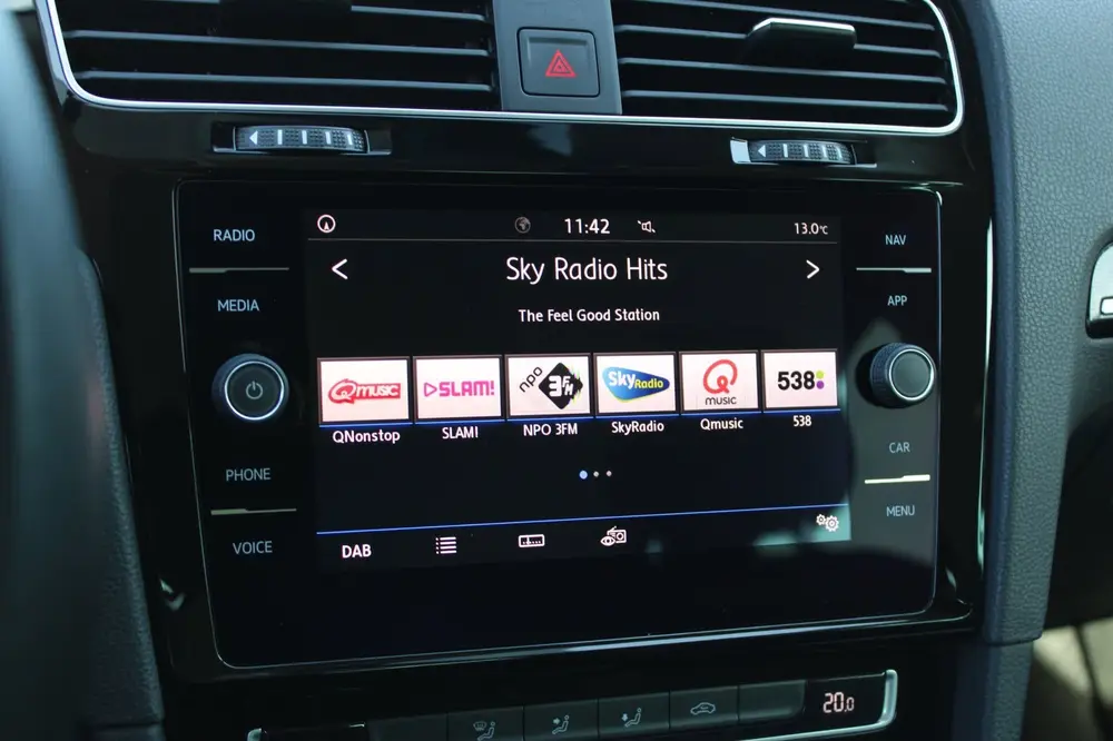 Volkswagen Golf 1.0 TSI Highline AdaptiveCruise VirtualCockp uit 2019, foto 15