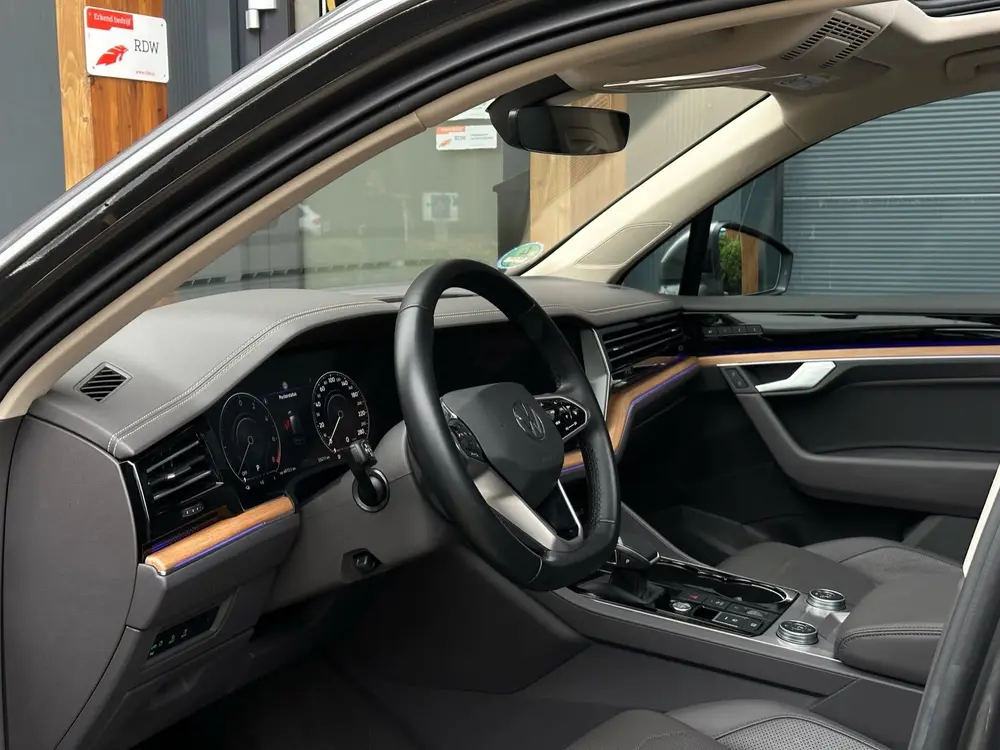 Volkswagen Touareg 3.0 TSi eHybrid 4MOTION Luchtvering uit 2021, foto 10
