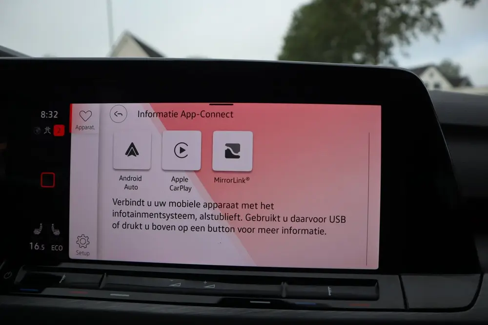 Volkswagen Golf uit 2022, foto 15