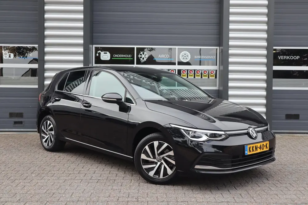 Volkswagen Golf uit 2022, foto 5