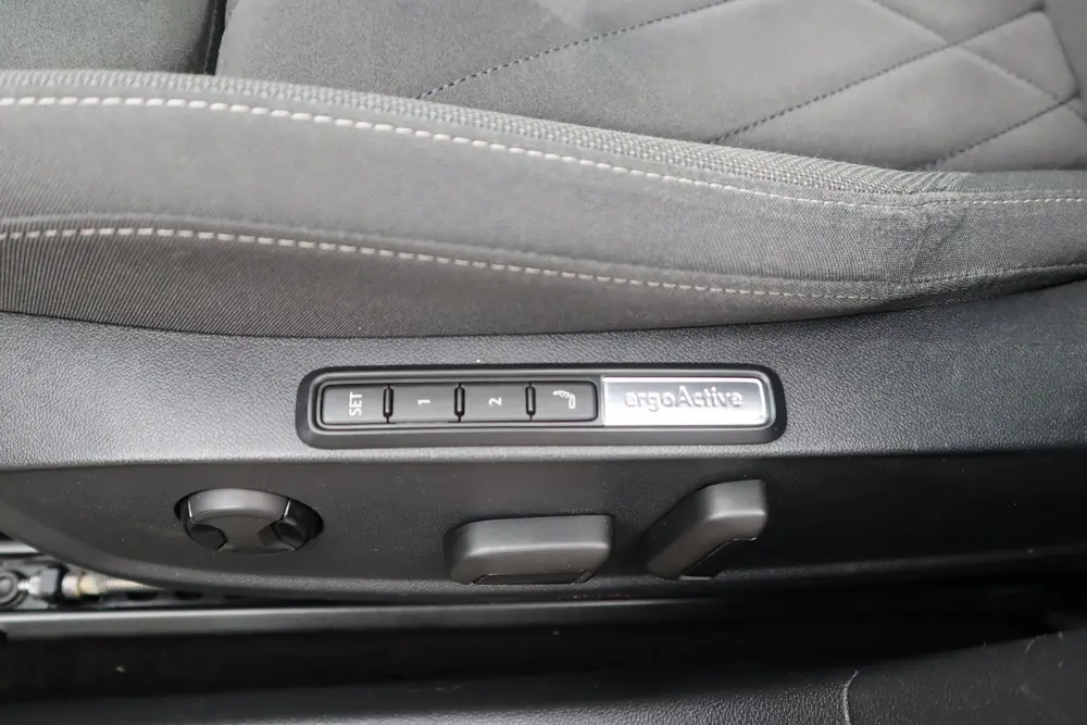 Volkswagen Golf uit 2022, foto 9