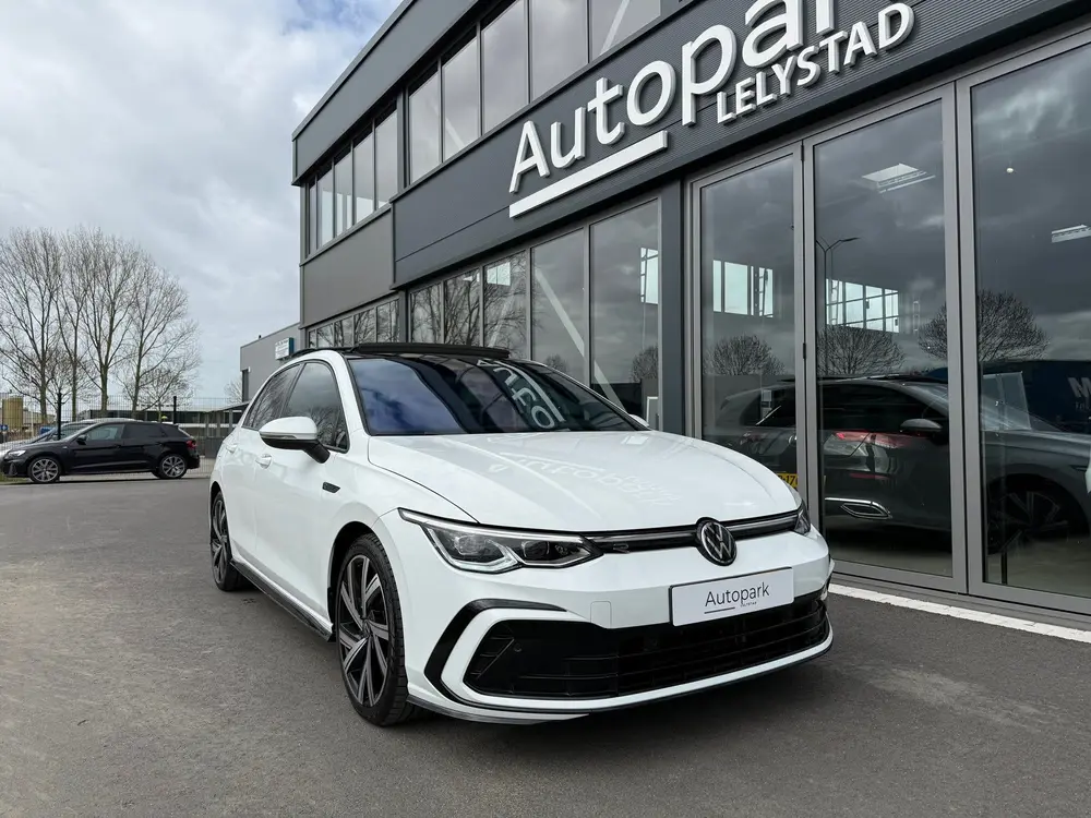 Volkswagen Golf 1.5 eTSI R-Line Business PANO uit 2023, foto 7