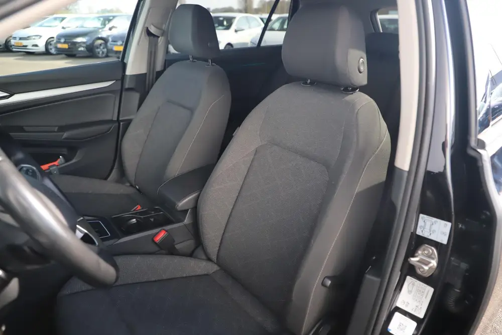 Volkswagen Golf Variant 1.0 eTSI Life Automaat Virtual Cockp uit 2023, foto 6