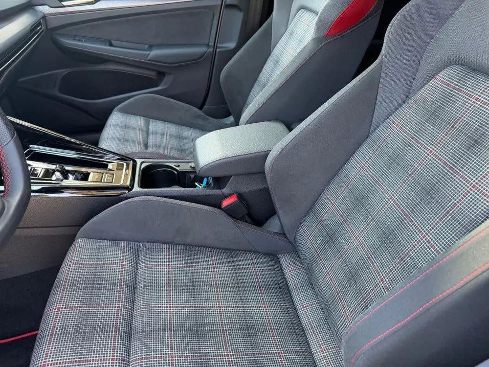 Volkswagen Golf 2.0 TSI GTI 265PK AUTOMAAT PANO NAVI CAMERA uit 2025, foto 16
