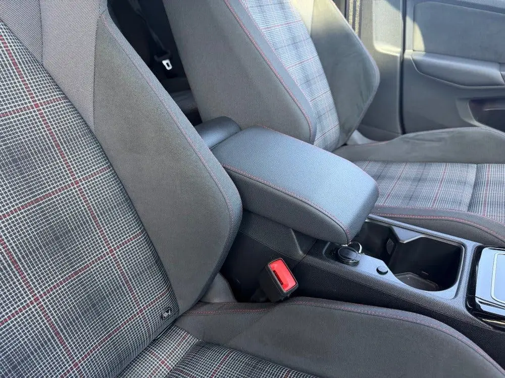 Volkswagen Golf 2.0 TSI GTI 265PK AUTOMAAT PANO NAVI CAMERA uit 2025, foto 19