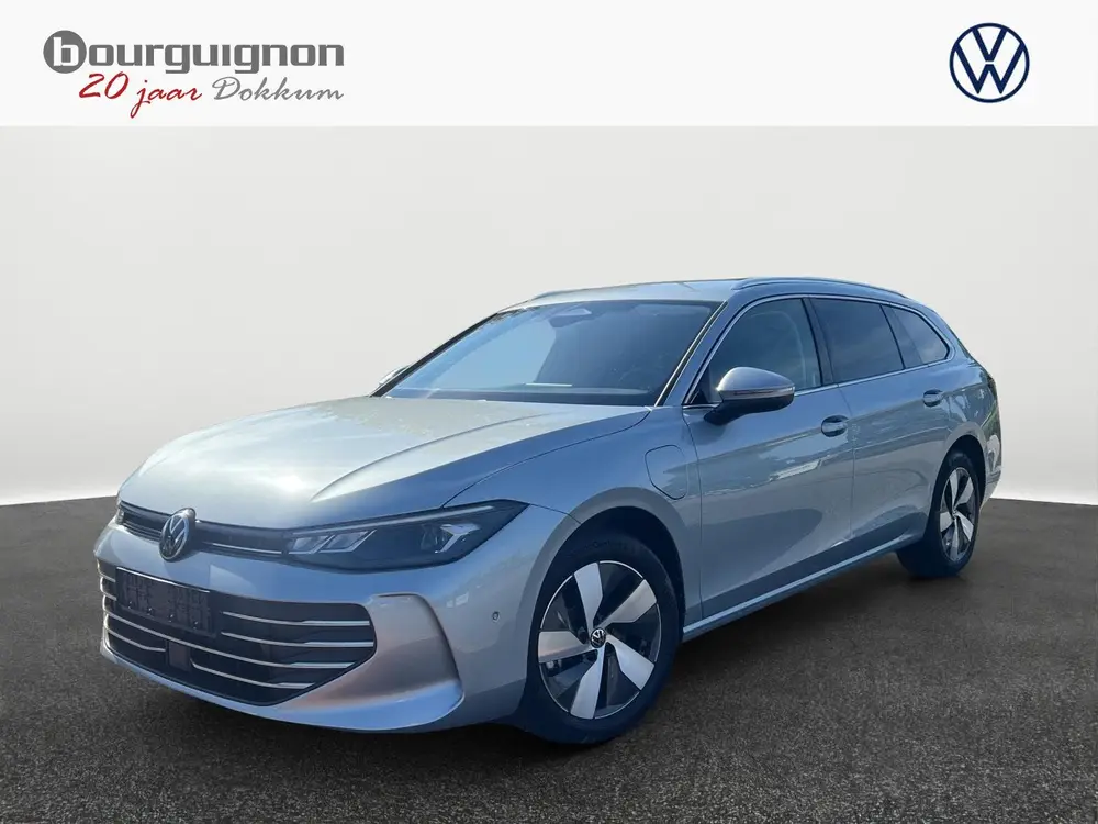 Volkswagen Passat Variant 1.5 eHybrid Business | Trekhaak | uit 2025