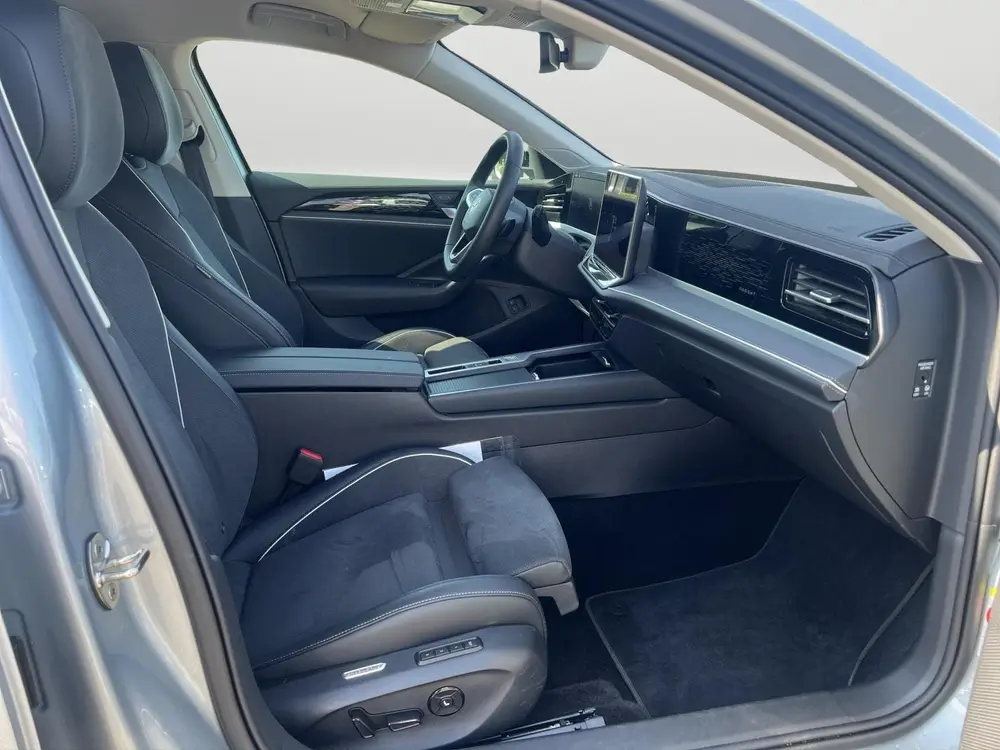 Volkswagen Passat Variant 1.5 eHybrid Business | Trekhaak | uit 2025, foto 16
