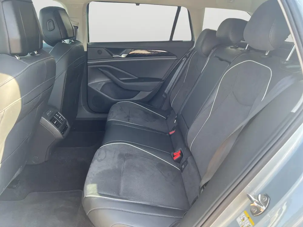Volkswagen Passat Variant 1.5 eHybrid Business | Trekhaak | uit 2025, foto 17