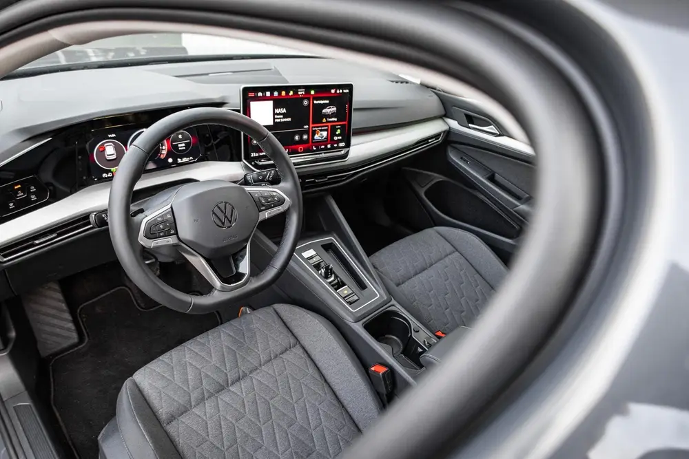 Volkswagen Golf 1.5 eHybrid 204pk Life Edition | 18" Velgen uit 2025, foto 16