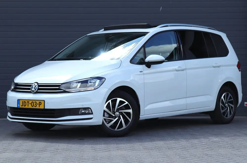 Volkswagen TOURAN 1.5 TSI 7 persoons / DSG automaat / Pano / uit 2019
