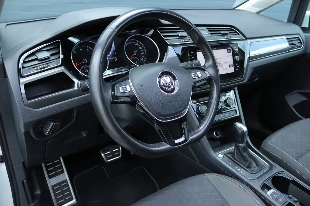 Volkswagen TOURAN 1.5 TSI 7 persoons / DSG automaat / Pano / uit 2019, foto 11