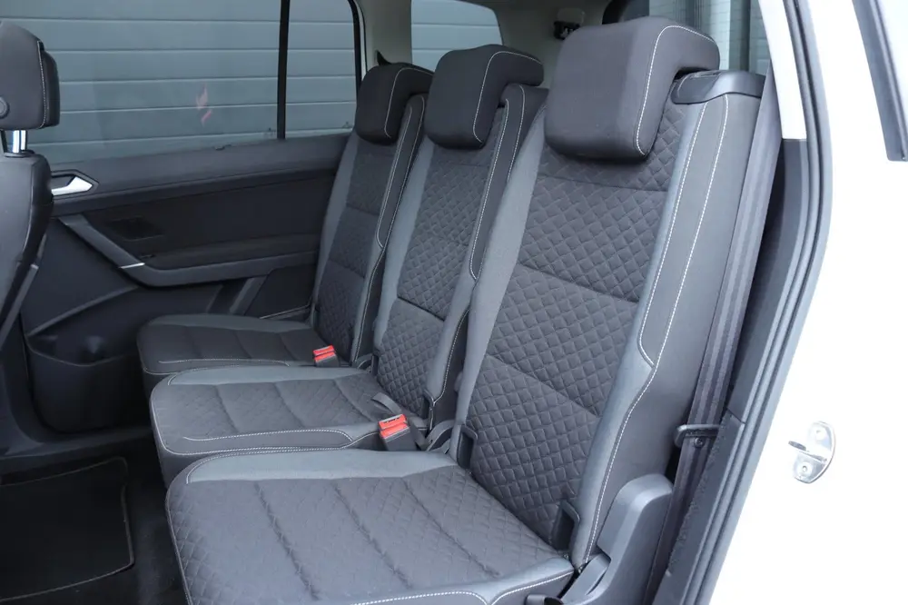 Volkswagen TOURAN 1.5 TSI 7 persoons / DSG automaat / Pano / uit 2019, foto 13