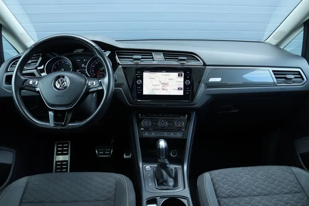Volkswagen TOURAN 1.5 TSI 7 persoons / DSG automaat / Pano / uit 2019, foto 15