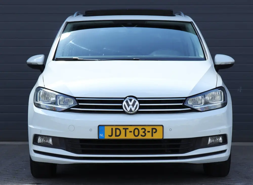 Volkswagen TOURAN 1.5 TSI 7 persoons / DSG automaat / Pano / uit 2019, foto 3