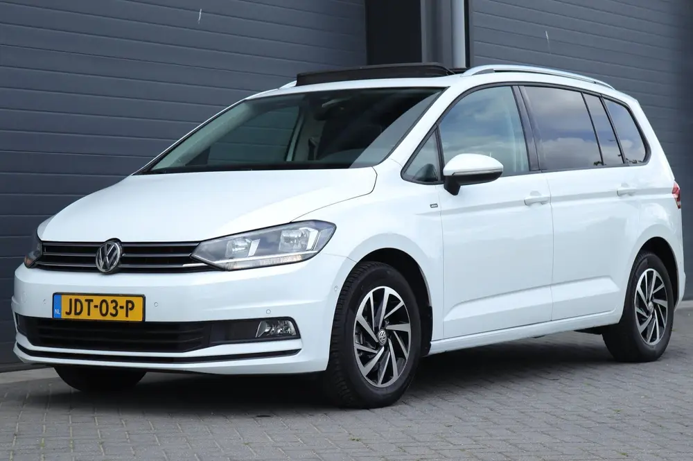 Volkswagen TOURAN 1.5 TSI 7 persoons / DSG automaat / Pano / uit 2019, foto 4