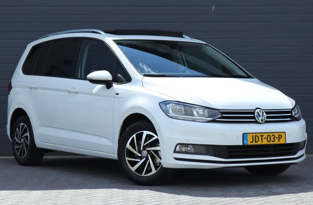 Volkswagen TOURAN 1.5 TSI 7 persoons / DSG automaat / Pano / uit 2019, foto 7