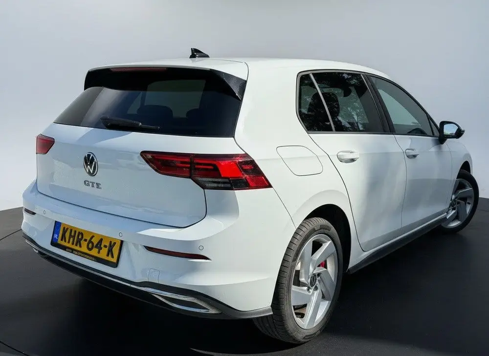 Volkswagen Golf GTE 245PK HYBRID SPORT CARPLAY/ACC/SFEERVERL uit 2022, foto 3
