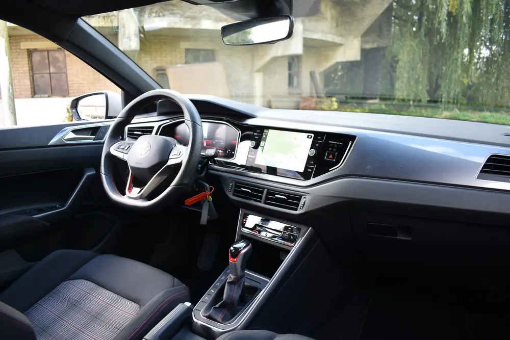 Volkswagen Polo 2.0 TSI 210PK DSG GTI-SPORT LED/CARPLAY/PDC uit 2024, foto 17