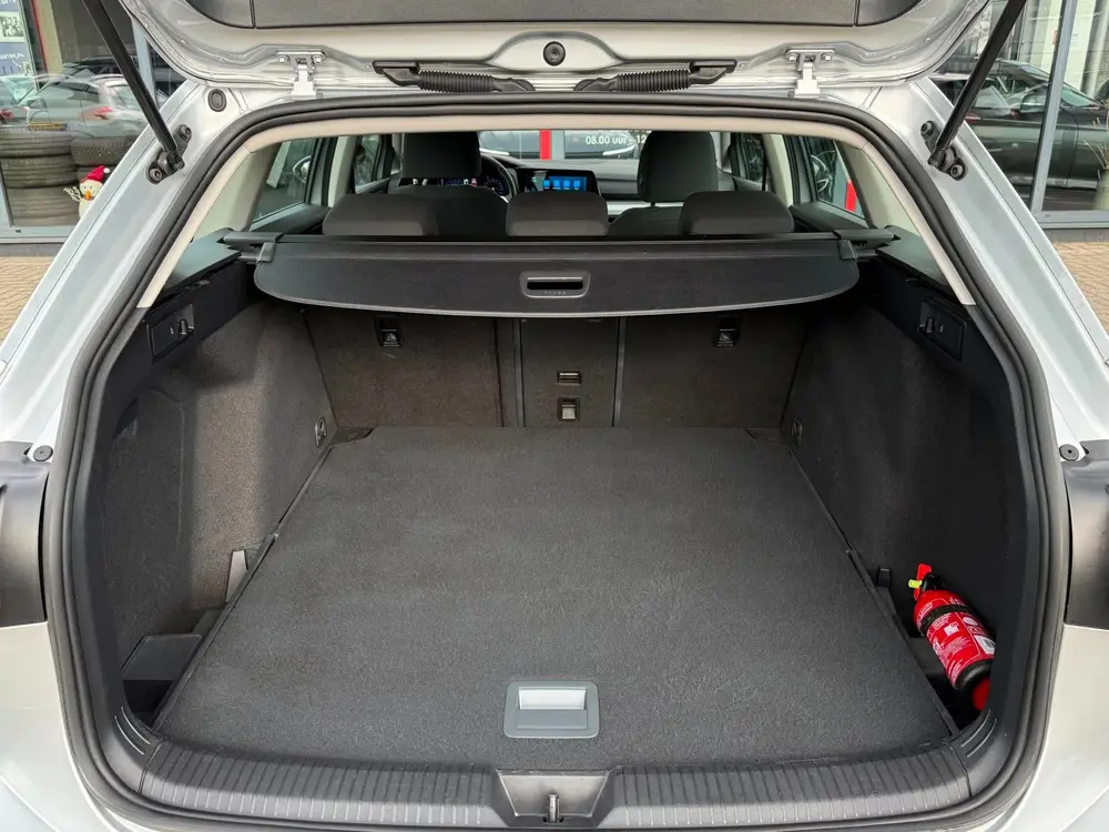 Volkswagen Golf Variant 1.0 TSI Life | ACC | Trekhaak | PDC uit 2022, foto 9