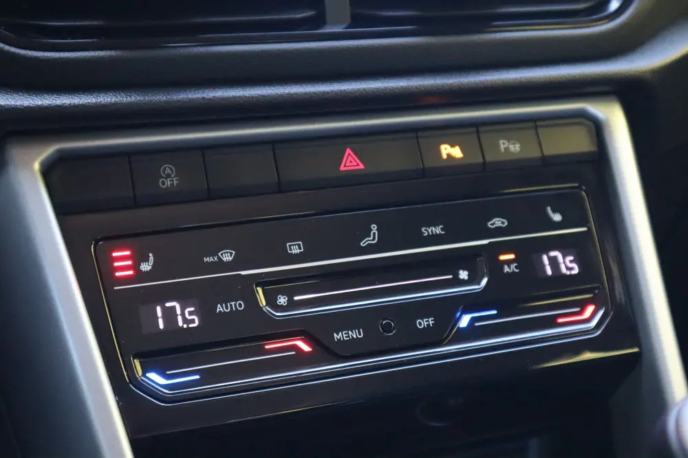 Volkswagen T-Roc 1.0 TSI Life Business | Virtual dash | Stoe uit 2022, foto 10