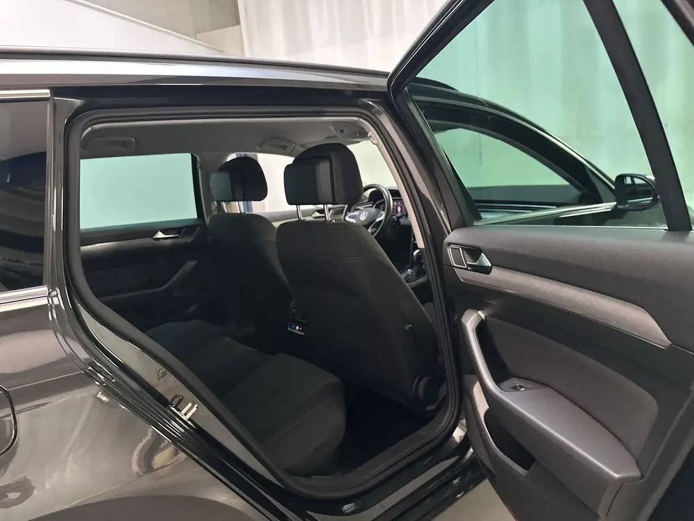 Volkswagen Passat Variant 1.5 TSI 150pk DSG Business Stoelve uit 2022, foto 16