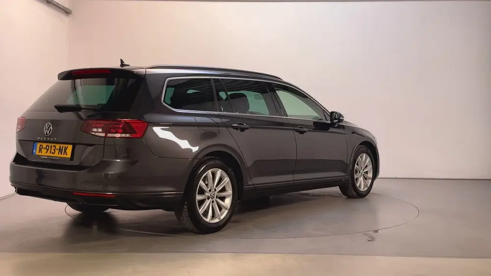 Volkswagen Passat Variant 1.5 TSI 150pk DSG Business Stoelve uit 2022, foto 3