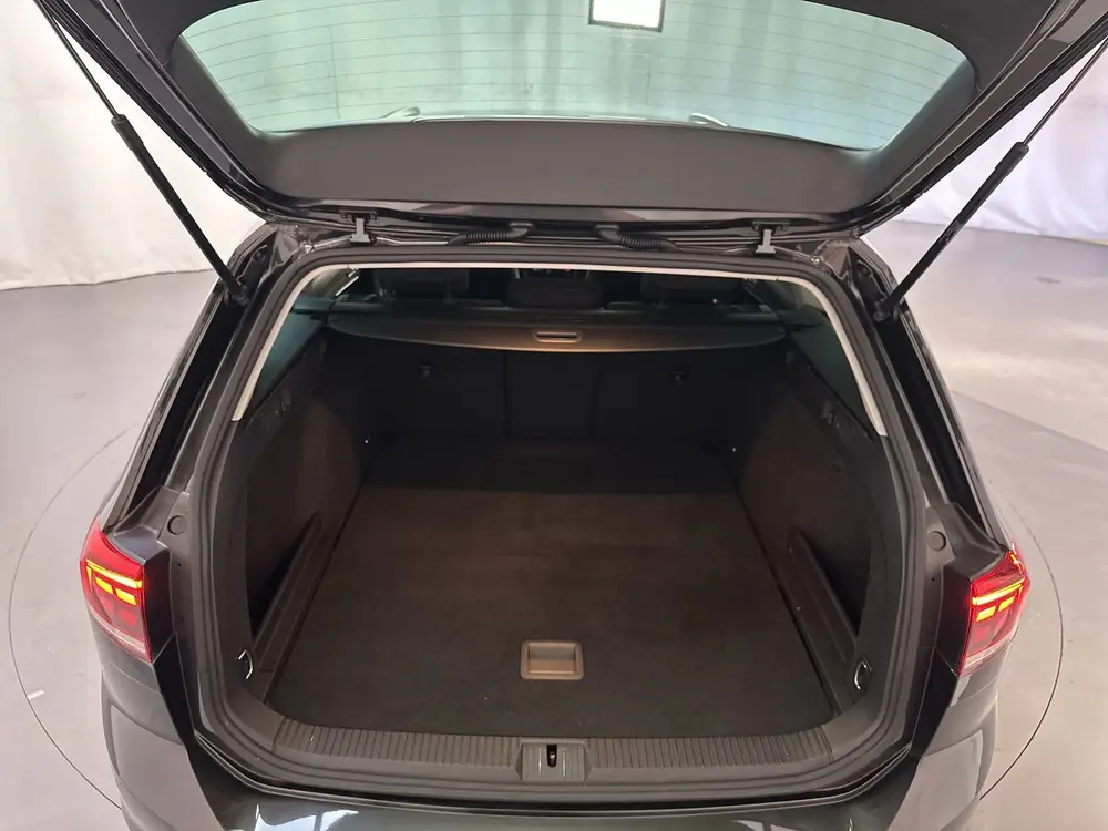 Volkswagen Passat Variant 1.5 TSI 150pk DSG Business Stoelve uit 2022, foto 9