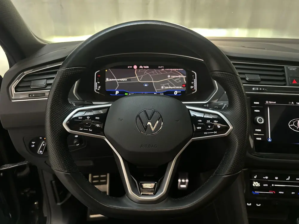 Volkswagen Tiguan 1.5 TSI 150pk DSG R-Line Business Panorama uit 2023, foto 5