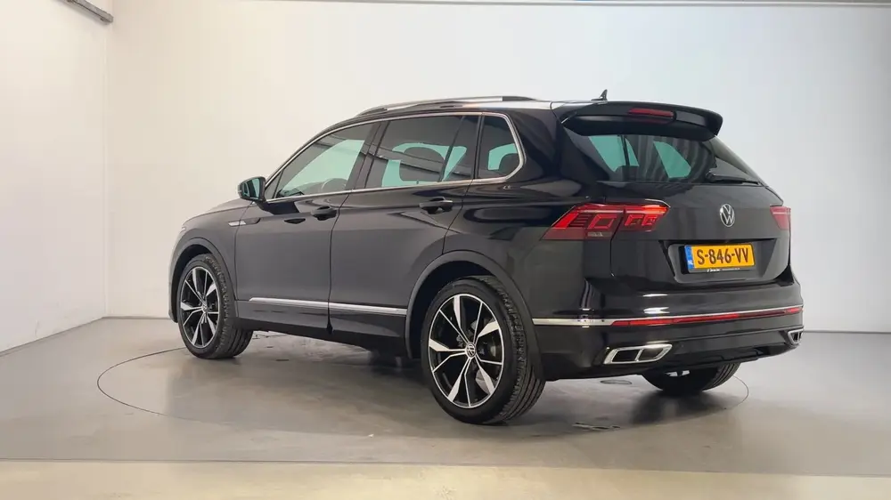Volkswagen Tiguan 1.5 TSI 150pk DSG R-Line Business Panorama uit 2023, foto 6