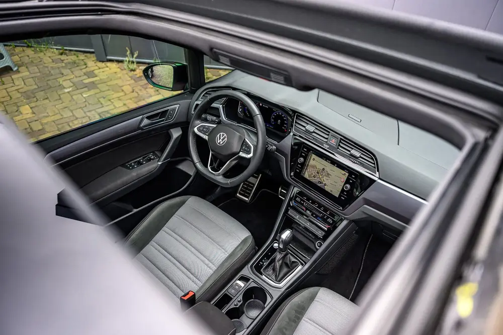 Volkswagen Touran 1.5 TSI R-Line 7p.|Carplay|Camera|Pano uit 2025, foto 18