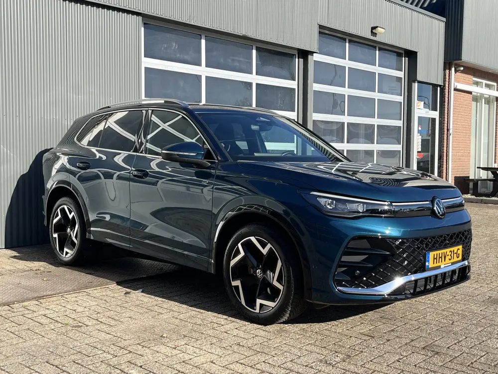 Volkswagen Tiguan 2.0 TDI R-Line Stoelverwarming Massage App uit 2024