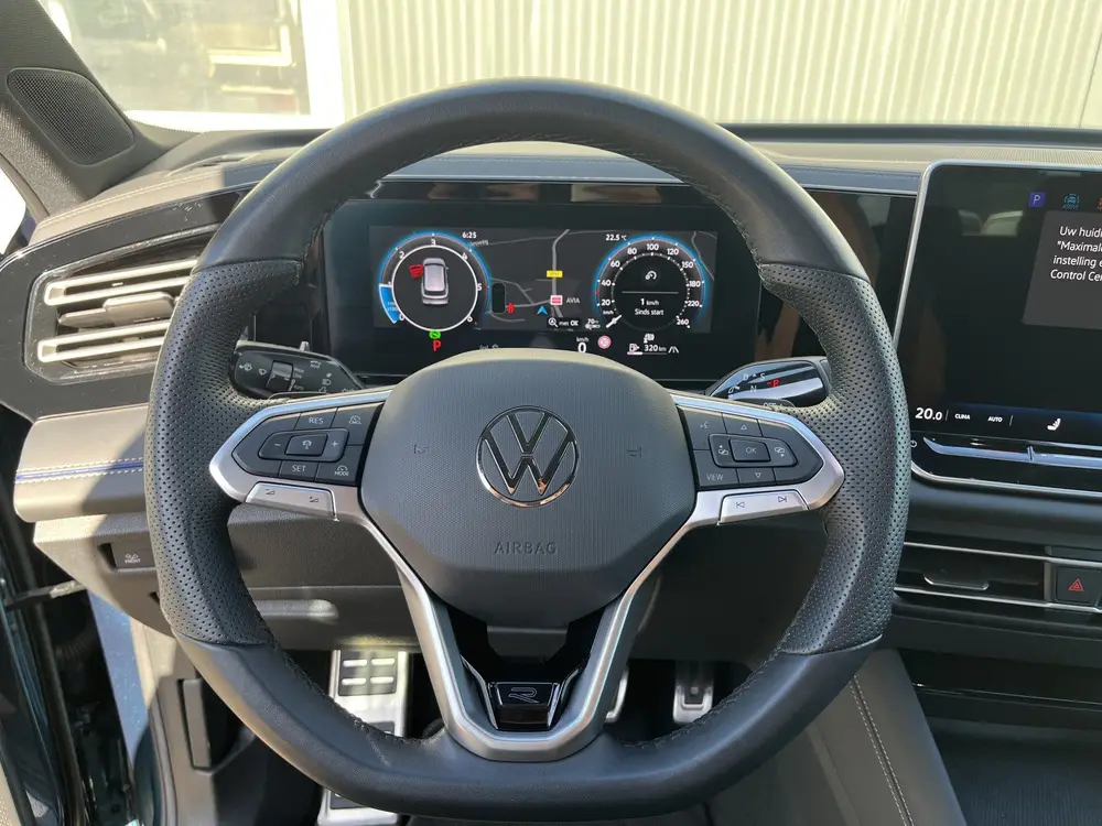 Volkswagen Tiguan 2.0 TDI R-Line Stoelverwarming Massage App uit 2024, foto 11