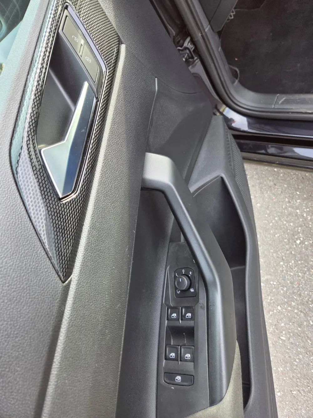 Volkswagen Polo 1.0 MPI 80pk 2024 zwart | airco | lage km uit 2024, foto 11
