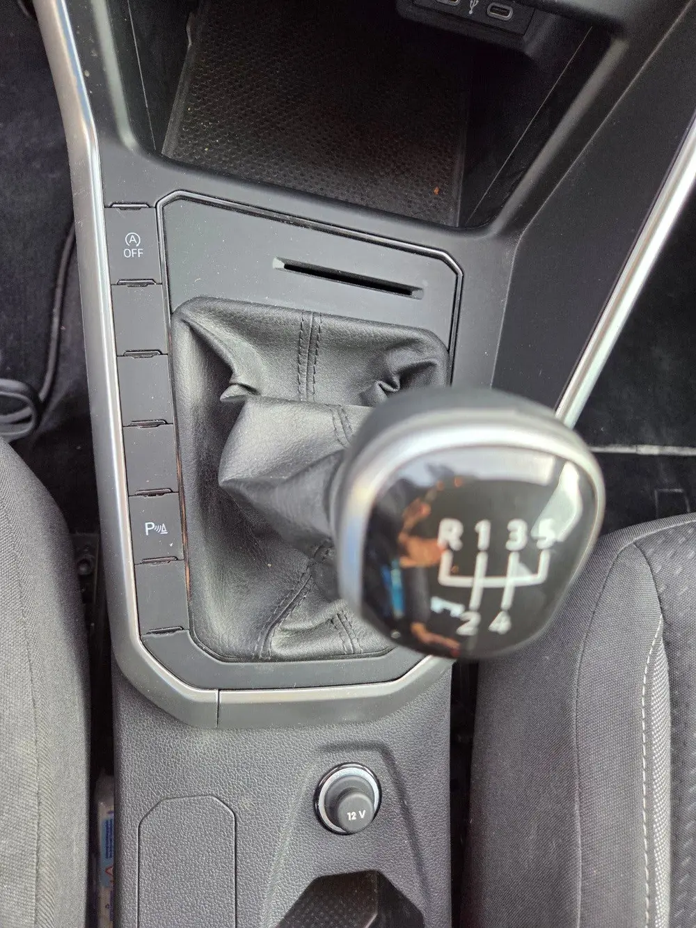 Volkswagen Polo 1.0 MPI 80pk 2024 zwart | airco | lage km uit 2024, foto 12