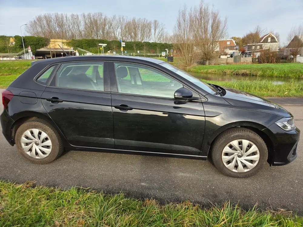 Volkswagen Polo 1.0 MPI 80pk 2024 zwart | airco | lage km uit 2024, foto 8