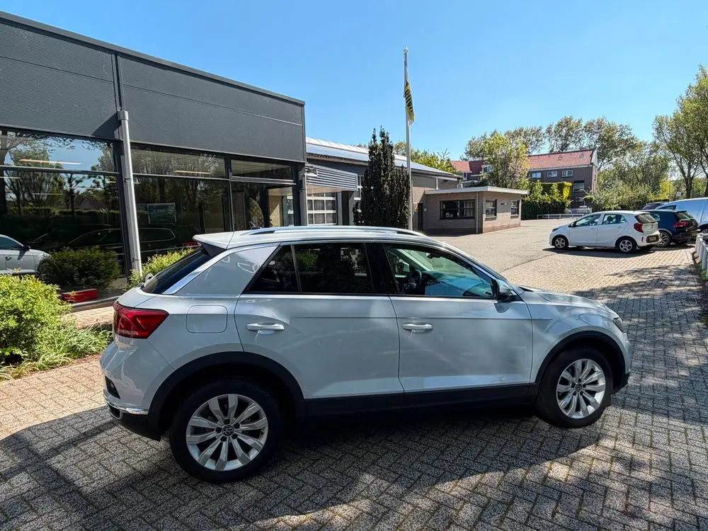 Volkswagen T-Roc 1.0 TSI Style carplay white silver metallic uit 2022, foto 6