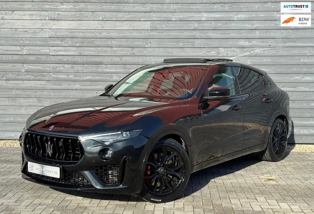 Maserati Levante 3.0 V6 S AWD GRANLUSSO PANO 430PK LUCHTVERI uit 2021