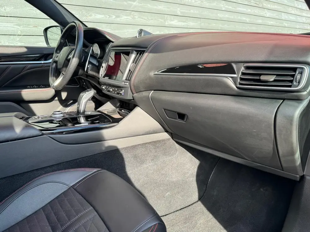 Maserati Levante 3.0 V6 S AWD GRANLUSSO PANO 430PK LUCHTVERI uit 2021, foto 12