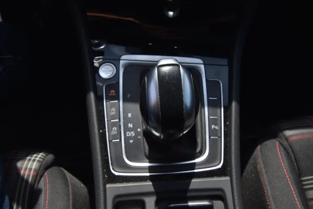 Volkswagen Golf 2.0 TSI GTI Performance 245PK , VIRTUAL COCK uit 2020, foto 16