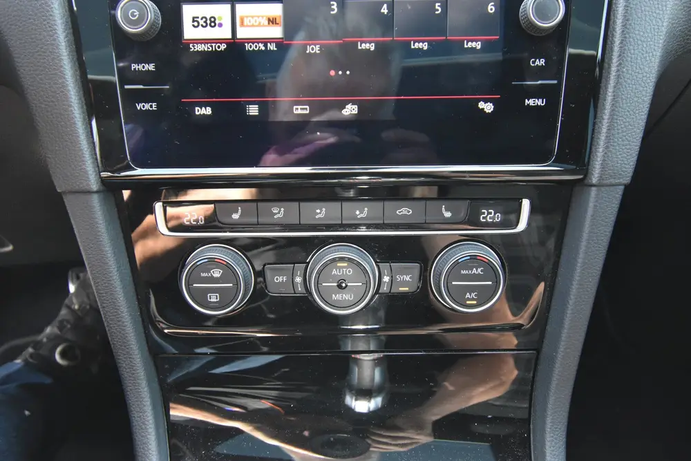 Volkswagen Golf 2.0 TSI GTI Performance 245PK , VIRTUAL COCK uit 2020, foto 18
