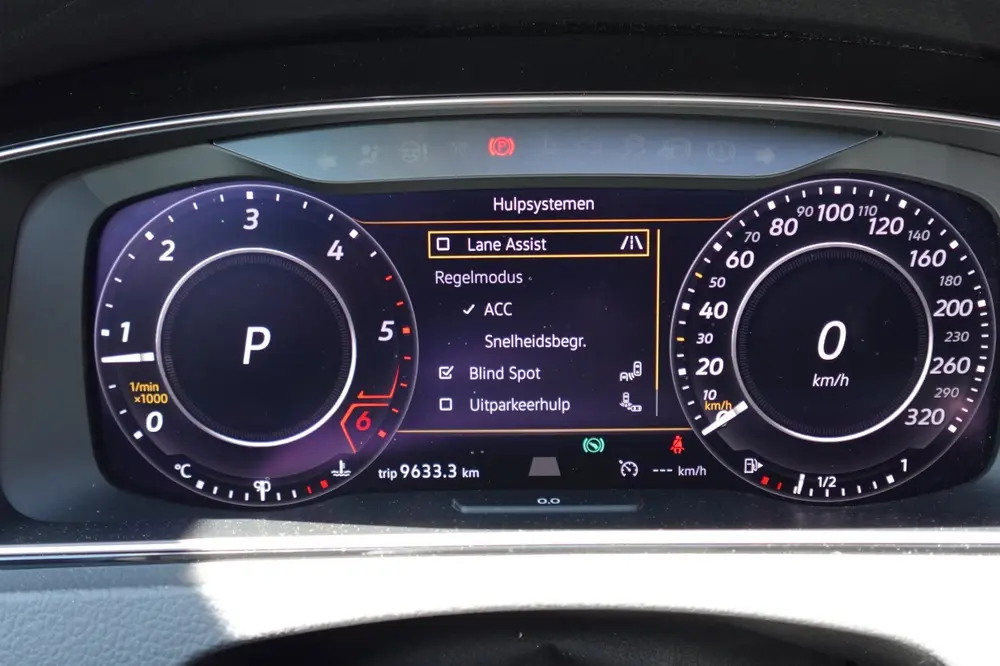 Volkswagen Golf 1.6 TDI Highline R-Line PANO ACC CAMERA VOL uit 2019, foto 17