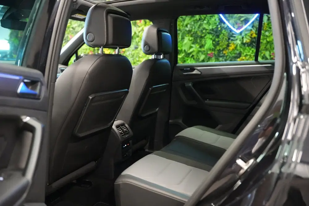 Volkswagen Tiguan 2.0 TSI 4Motion 3x R-Line / Pano / HUD / C uit 2019, foto 8