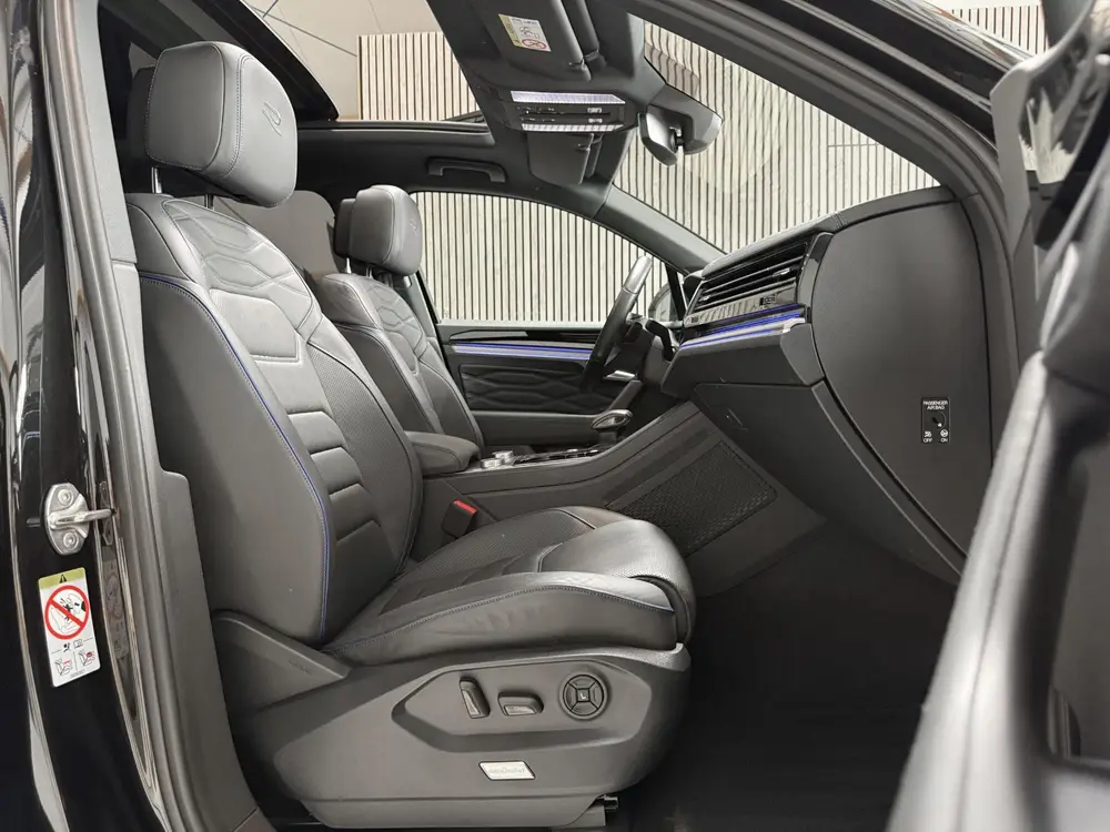 Volkswagen Touareg 3.0 TSi eHybrid 4MOTION R LINE - NACHTZIC uit 2023, foto 16